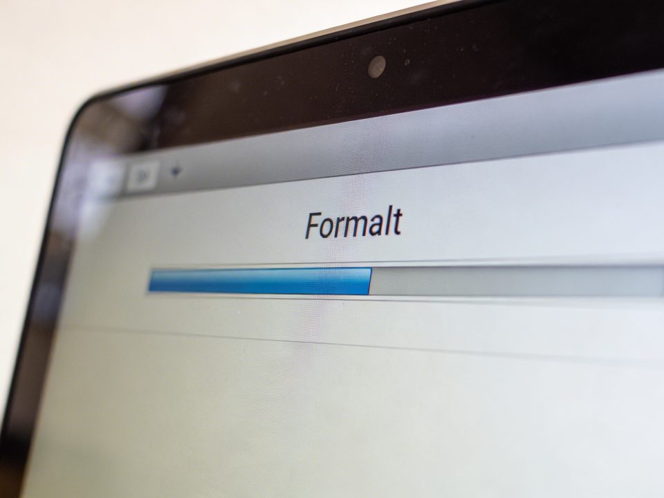 Ecran d ordinateur affichant la barre de progression du formatage