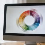 ecran dordinateur affichant une roue colorée tournante
